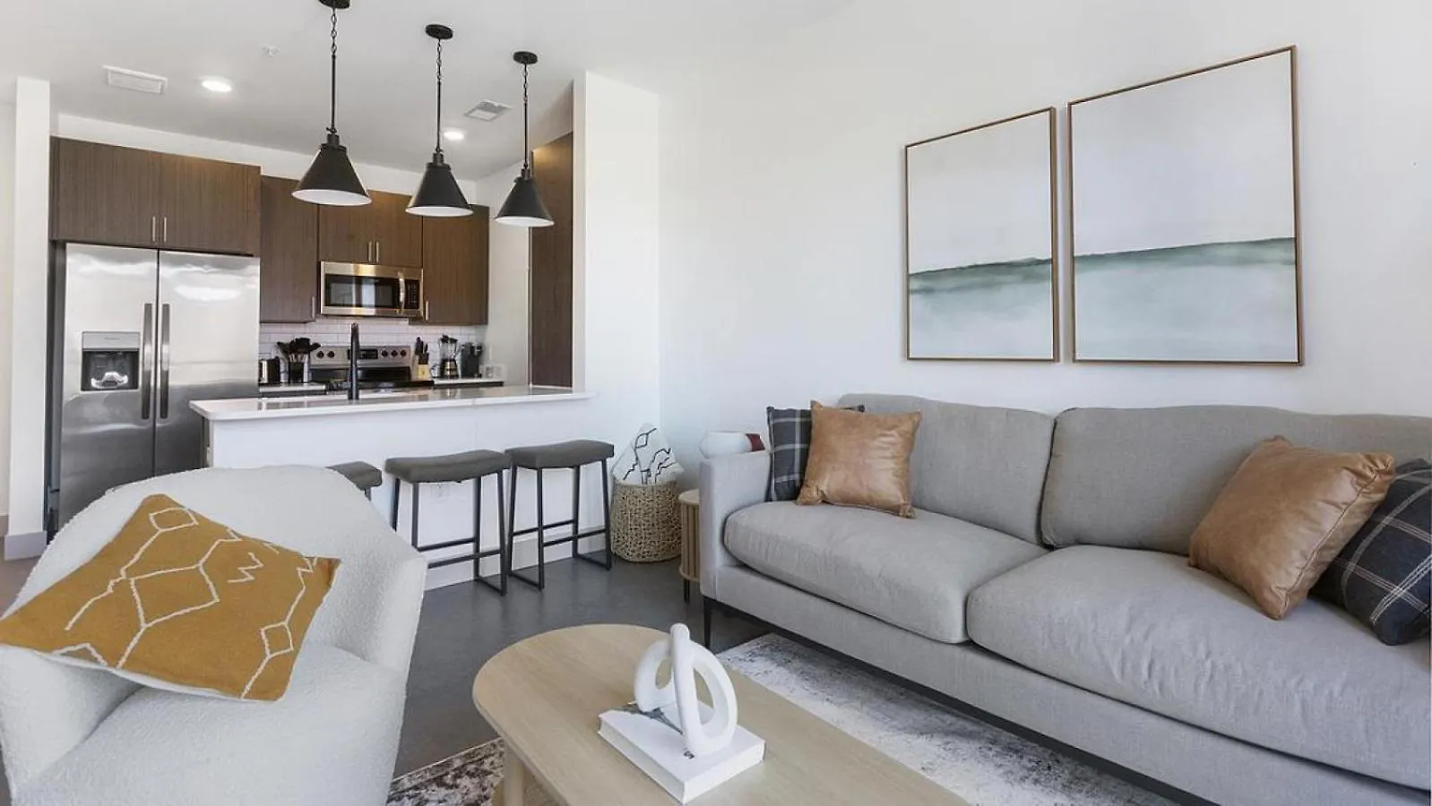 Landing Modern Apartment With Amazing Amenities Ричмонд