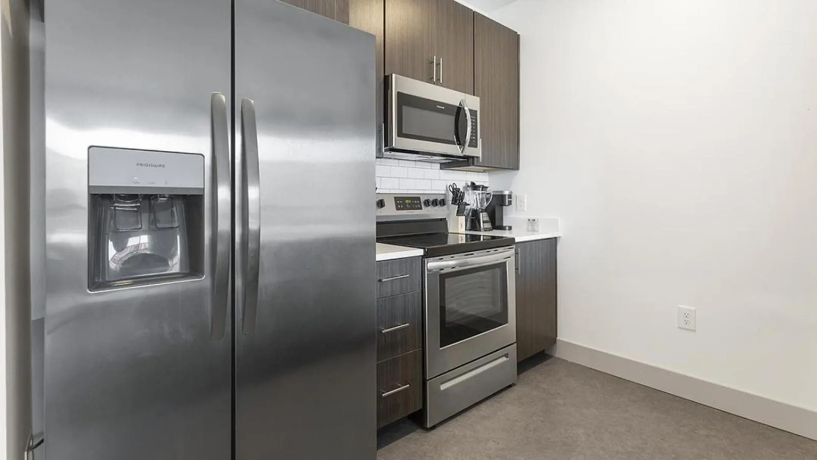 Landing Modern Apartment With Amazing Amenities Ричмонд США