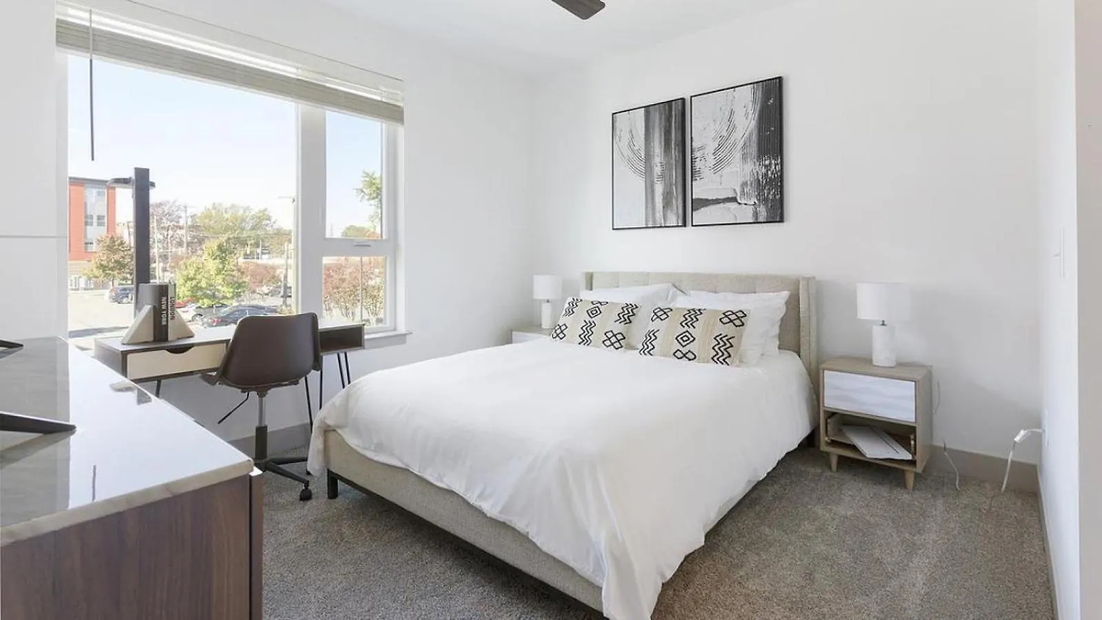 Landing Modern Apartment With Amazing Amenities Ричмонд